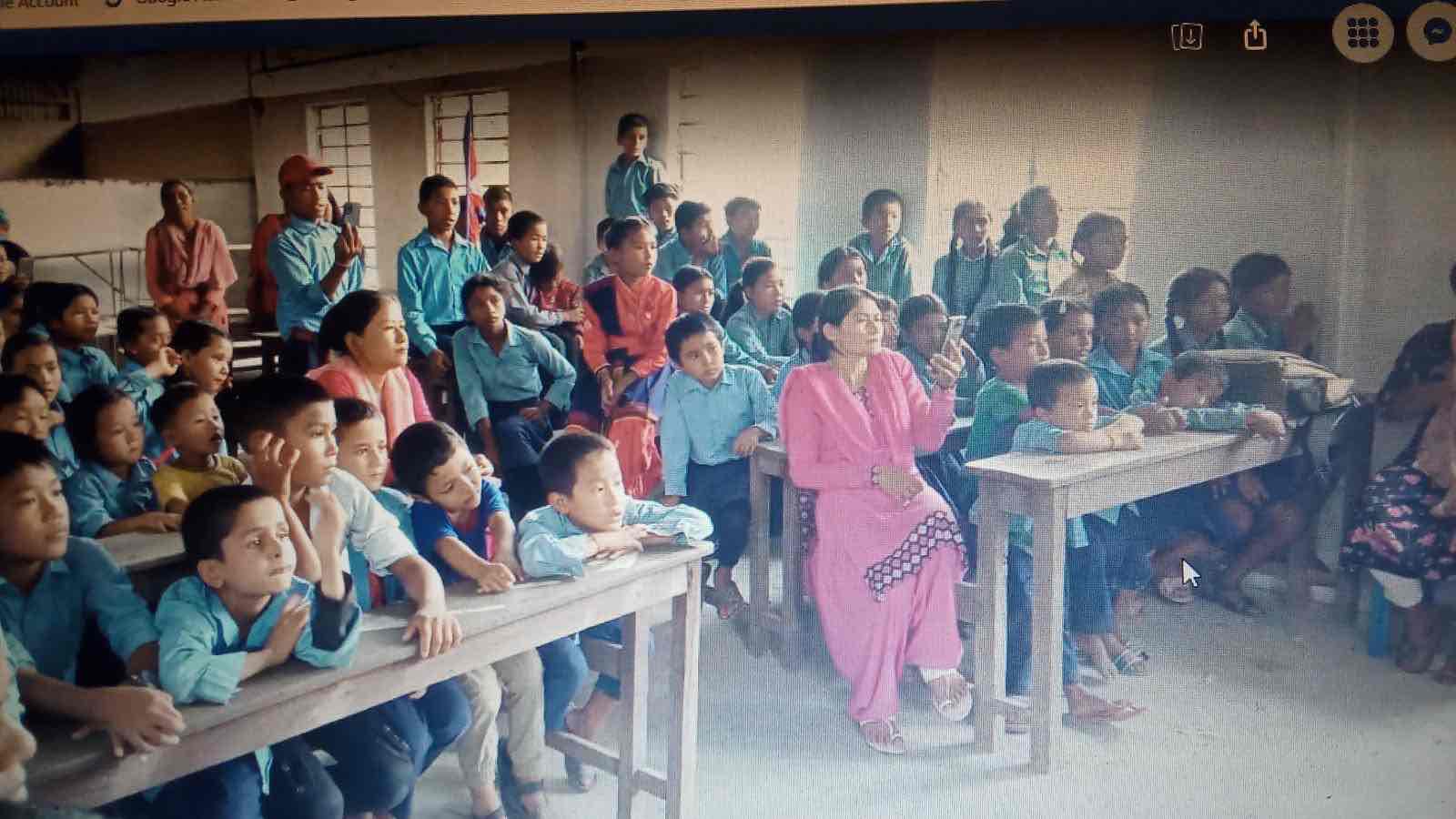ネパール ドウルパの小学校に支援物資を送りました。